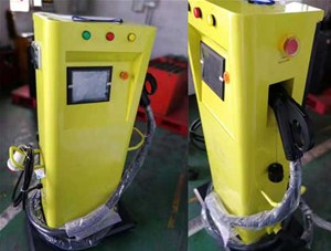 通過安檢機(jī)的時(shí)候一定要注意